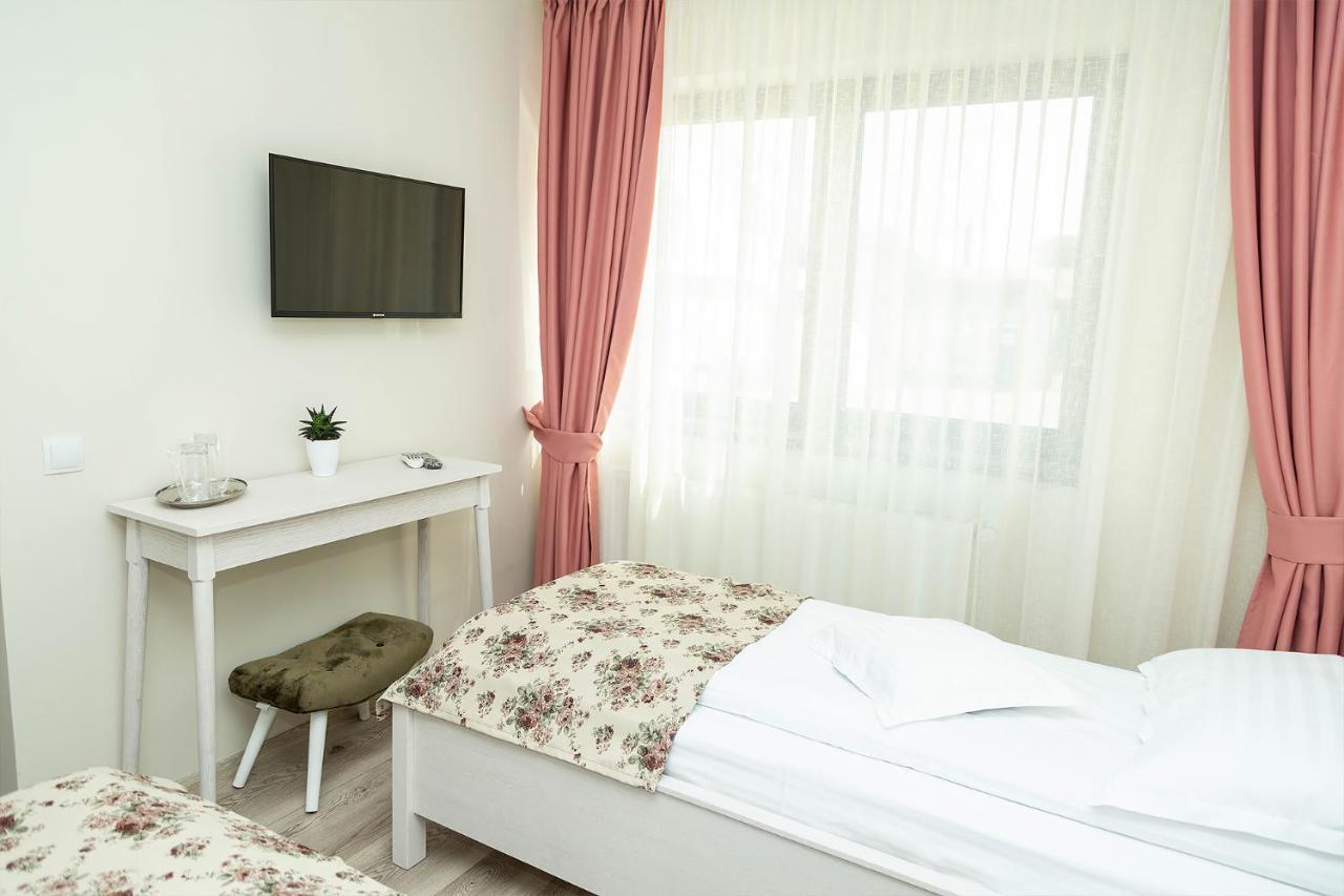 Pensiunea Casablanca Reghin Exterior photo